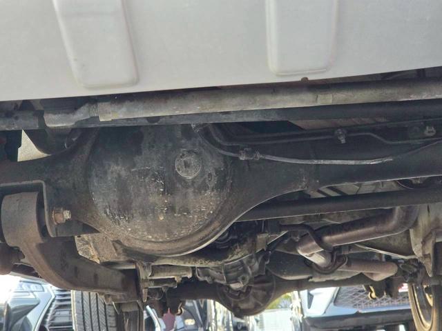 ジムニー ワイルドウインド 後期型 5速ミッション パートタイム4WD タイミングチェーン シートヒーター 革巻きハンドル 背面タイヤ/ハードカバー 電動格納ドアミラー エアコン パワステ パワーウインドウ(39枚目)