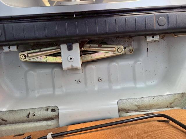 ジムニー ワイルドウインド 後期型 5速ミッション パートタイム4WD タイミングチェーン シートヒーター 革巻きハンドル 背面タイヤ/ハードカバー 電動格納ドアミラー エアコン パワステ パワーウインドウ(45枚目)