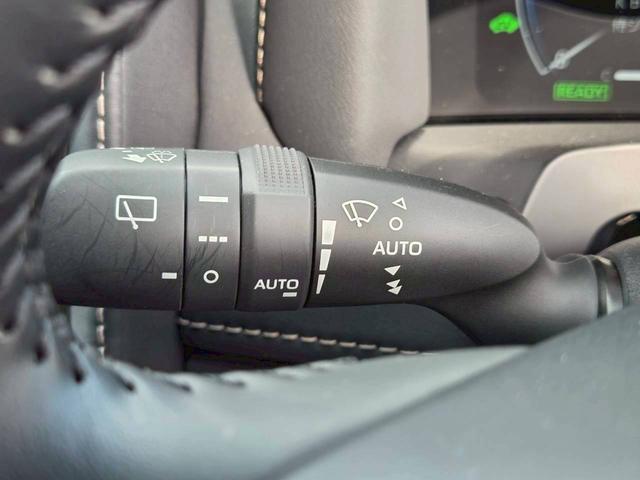 アルファードハイブリッド Ｚ　モデリスタエアロ／グリル／マフラー　純正１９インチエグゼクティブ用アルミ　左右独立ムーンルーフ　レザーシート／シートヒーター　全方位モニター　純正１４型ナビ　３６０°ドライブレコーダー　スマートキー（19枚目）