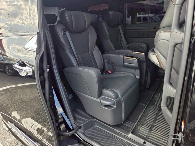 アルファードハイブリッド Ｚ　モデリスタエアロ／グリル／マフラー　純正１９インチエグゼクティブ用アルミ　左右独立ムーンルーフ　レザーシート／シートヒーター　全方位モニター　純正１４型ナビ　３６０°ドライブレコーダー　スマートキー（43枚目）