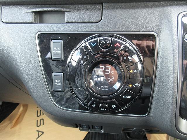 �s�A�m�u���b�N���ŃX�^�C���b�V���ȃG�A�R���p�l���I�@���삪���₷���֗��ł��i�e�E�ցE´�j�@���̕��ɂ͓~�̉^�]�Ɋ������V�[�g�q�[�^�[�̃X�C�b�`���t���Ă��܂����