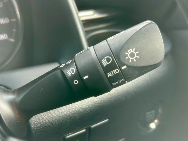 アルファード ２．５Ｓ　Ｃパッケージ　７人乗り　車検２年　エグゼクティブパワーシート　黒革調エアーシート　シートヒーター　ハンドルヒーター　デジタルインナーミラー　純正１２．１型フリップダウンモニター　純正９型ナビ　３眼ＬＥＤオートライト（10枚目）