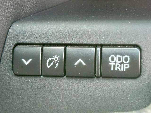 アルファード ２．５Ｓ　Ｃパッケージ　７人乗り　車検２年　エグゼクティブパワーシート　黒革調エアーシート　シートヒーター　ハンドルヒーター　デジタルインナーミラー　純正１２．１型フリップダウンモニター　純正９型ナビ　３眼ＬＥＤオートライト（14枚目）