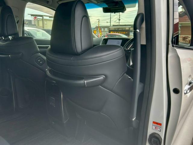 アルファード ２．５Ｓ　Ｃパッケージ　７人乗り　車検２年　エグゼクティブパワーシート　黒革調エアーシート　シートヒーター　ハンドルヒーター　デジタルインナーミラー　純正１２．１型フリップダウンモニター　純正９型ナビ　３眼ＬＥＤオートライト（32枚目）