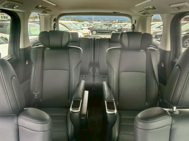 アルファード ２．５Ｓ　Ｃパッケージ　７人乗り　車検２年　エグゼクティブパワーシート　黒革調エアーシート　シートヒーター　ハンドルヒーター　デジタルインナーミラー　純正１２．１型フリップダウンモニター　純正９型ナビ　３眼ＬＥＤオートライト（33枚目）