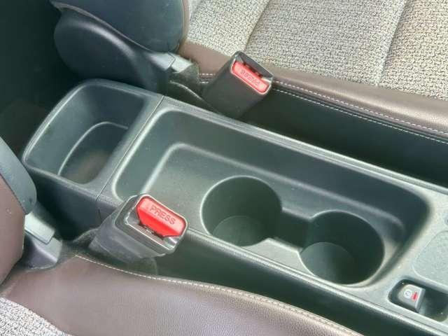 ヤリスクロス ハイブリッドＺ　禁煙車　車検２年　純正８型デイスプレイオーデイオ／フルセグＢｌｕｅｔｏｏｔｈ／バックモニター　ＥＴＣ　パワーシート　シートヒーター　ＬＥＤオートライト　オートハイビーム　レーダークルーズコントロール（19枚目）