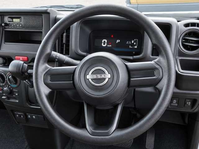ＤＸ　エマージェンシーブレーキ　届出済み未使用車　衝突被害軽減ブレーキ　パーキングソナー　ＬＥＤオートライト　電動格納ドアミラー　オーバーヘッドコンソールＢＯＸ　キーレス　ＵＶカット／プライバシーガラス（画像4）