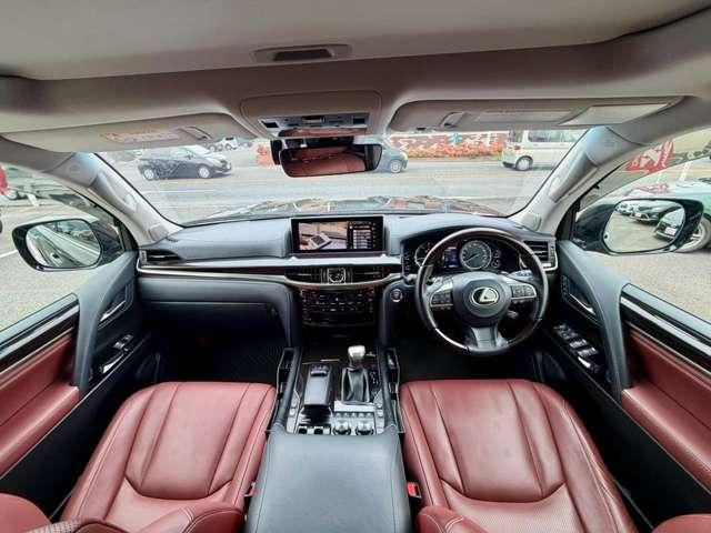 ＬＸ５７０　４ＷＤ　禁煙車　モデリスタエアロ　サンルーフ　本革エアーパワーシート　純正２１インチアルミ　３眼ＬＥＤオートハイビーム　純正１２．３型ナビ　全方位モニター　後席用フリップダウンモニターパワーバックドア（画像3）