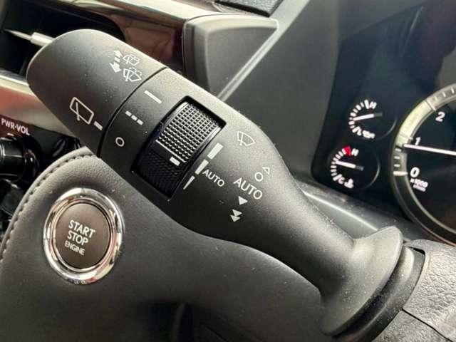 ＬＸ５７０　４ＷＤ　禁煙車　モデリスタエアロ　サンルーフ　本革エアーパワーシート　純正２１インチアルミ　３眼ＬＥＤオートハイビーム　純正１２．３型ナビ　全方位モニター　後席用フリップダウンモニターパワーバックドア（画像11）