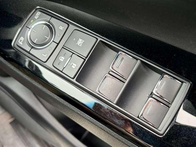 ＬＸ５７０　４ＷＤ　禁煙車　モデリスタエアロ　サンルーフ　本革エアーパワーシート　純正２１インチアルミ　３眼ＬＥＤオートハイビーム　純正１２．３型ナビ　全方位モニター　後席用フリップダウンモニターパワーバックドア（画像23）