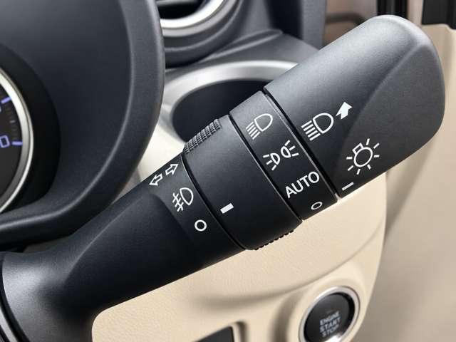 スタイルＧ　リミテッド　ＳＡＩＩＩ　スマートアシスト３　禁煙車　衝突被害軽減ブレーキ　前後誤発進抑制　シートヒーター　全方位モニター　ナビ／地デジＴＶ／ＣＤ録音／Ｂｌｕｅｔｏｏｔｈ／ＳＤ／ＵＳＢ　ＥＴＣ　ＬＥＤオートハイビーム（画像14）