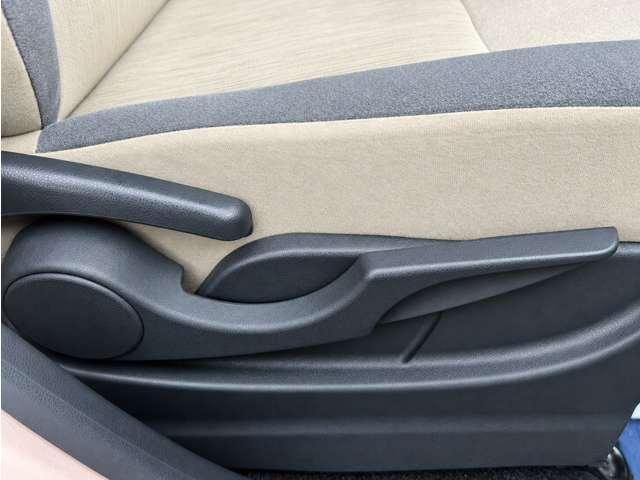 スタイルＧ　リミテッド　ＳＡＩＩＩ　スマートアシスト３　禁煙車　衝突被害軽減ブレーキ　前後誤発進抑制　シートヒーター　全方位モニター　ナビ／地デジＴＶ／ＣＤ録音／Ｂｌｕｅｔｏｏｔｈ／ＳＤ／ＵＳＢ　ＥＴＣ　ＬＥＤオートハイビーム（画像21）