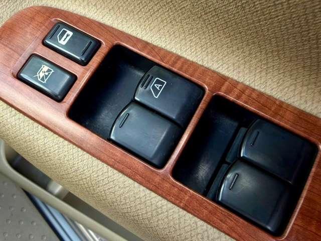 ２．０Ｇ　走行距離５６．８５０キロ　禁煙車　８人乗り　パワースライドドア　ナビ　ＥＴＣ　インテリジェントキー　純正アルミ　電動格納ドアミラー　純正フロアマット／ドアバイザー（画像17）