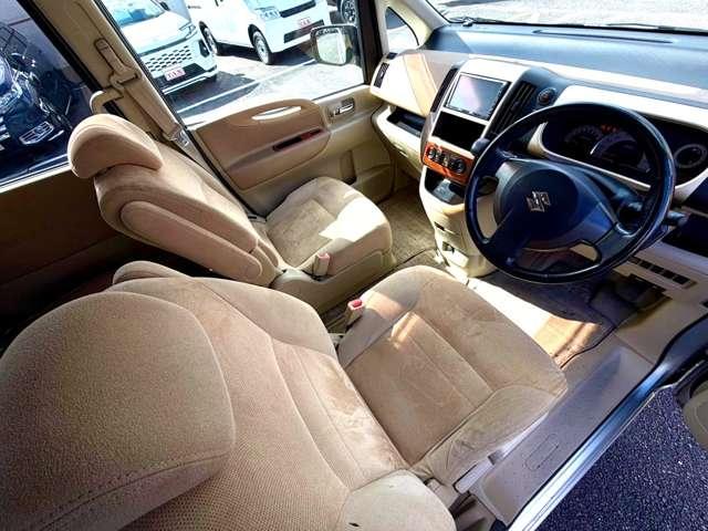 ２．０Ｇ　走行距離５６．８５０キロ　禁煙車　８人乗り　パワースライドドア　ナビ　ＥＴＣ　インテリジェントキー　純正アルミ　電動格納ドアミラー　純正フロアマット／ドアバイザー（画像24）