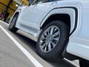 ランドクルーザー ＺＸ　４ＷＤ　７人乗り　メーカーオプション　寒冷地仕様　電動ムーンルーフ　本革快適温熱シート　１２．３型ナビ　全方位モニター　クールＢＯＸ　電動リアデフロック　空気圧警報システム　ＩＴＳコネクト　トノカバー（4枚目）