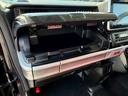 車内の小物を整理できる収納スペース♪毎日使う車ではうれしいポイントです!