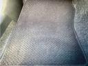 車内を清潔に保てる専用フロアマット付き!足元のお手入れが格段にラクになりますよ(^-^)