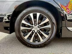 ��������ߥۥ����뤬­�������ޤ������ݡ��ƥ����ľ��ʤʥǥ����󤬡��֥�å��Υܥǥ�����ޤäơ������Τμ����򥰥äȰ����夲�Ƥ���ݥ���ȤǤ��͡� 4