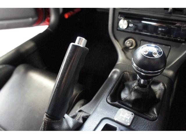 カプチーノ ベースグレード　ＫＹＢ足廻り・フジツボマフラー・ＭＯＭＯステアリング・シフトノブ（ＭＯＭＯ）・タイミングベルト交換済・パワーウィンドウ・ＥＡ１１Ｒ・１４インチアルミホイール・５速マニュアル・エアコン・修復歴なし（11枚目）