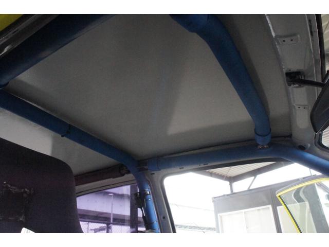 アルトワークス 　競技ベース車外装全塗装済み・社外メーター・車高調・エアクリーナー・強化バー・５速マニュアル（12枚目）