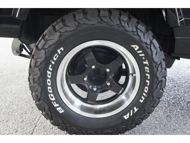 ジムニー ＸＣ　社外アルミ・足廻りハンドルナルディー・ＦバンパーＲバンパー・社外オーバーフェンダー・タイヤＢＦＧｏｏｄｒｉｃｈＡｌｌ－ＴｅｒｒａｉｎＴ／Ａ（ＬＴ２２５／７５Ｒ１６軽乗用・小型貨物構造変更済（12枚目）