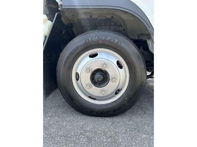 エルフトラック 　２ｔファームダンプ　エアコン　パワステ　パワーウインドウ　キーレス（10枚目）