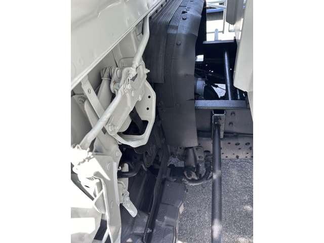 エルフトラック 　２ｔファームダンプ　エアコン　パワステ　パワーウインドウ　キーレス（16枚目）