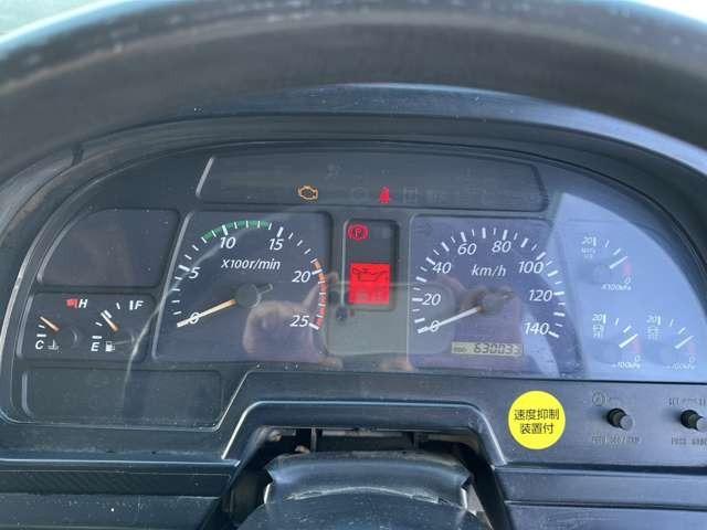 ギガ ベースグレード　１０ｔダンプ　７速ミッション　ＥＴＣ　エアコン　パワステ　パワーウインドウ　キーレス（10枚目）