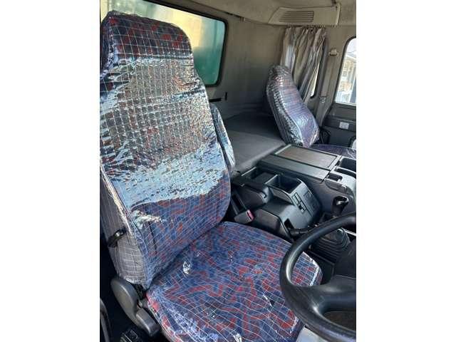 ギガ ベースグレード　１０ｔダンプ　７速ミッション　ＥＴＣ　エアコン　パワステ　パワーウインドウ　キーレス（12枚目）