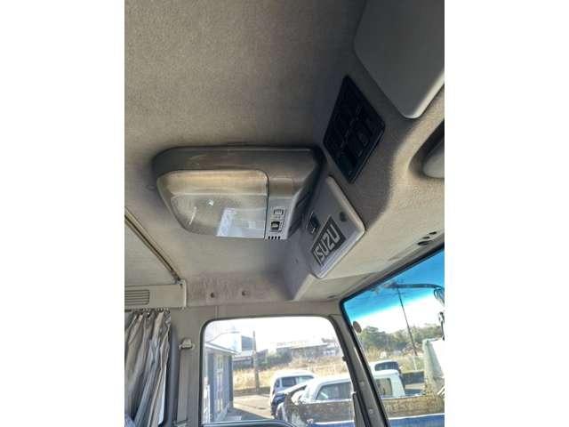 ギガ ベースグレード　１０ｔダンプ　７速ミッション　ＥＴＣ　エアコン　パワステ　パワーウインドウ　キーレス（14枚目）