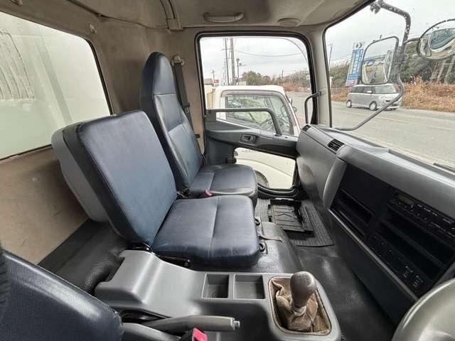 ファイター 　４．０ｔ深ダンプ　５速ミッション　ＥＴＣ　エアコン　パワステ　パワーウインドウ　キーレス（10枚目）