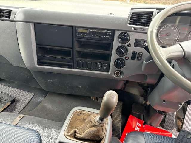 ファイター 　４．０ｔ深ダンプ　５速ミッション　ＥＴＣ　エアコン　パワステ　パワーウインドウ　キーレス（11枚目）