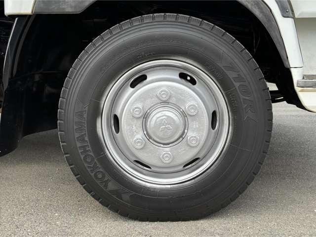ファイター 　４．０ｔ深ダンプ　５速ミッション　ＥＴＣ　エアコン　パワステ　パワーウインドウ　キーレス（13枚目）