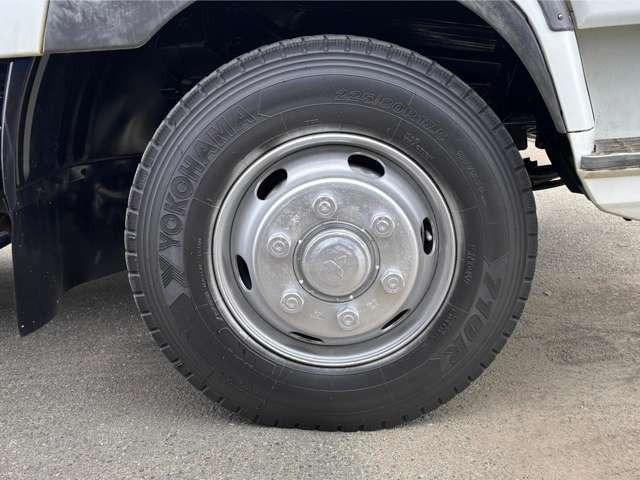 ファイター 　４．０ｔ深ダンプ　５速ミッション　ＥＴＣ　エアコン　パワステ　パワーウインドウ　キーレス（16枚目）