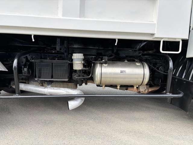 ファイター 　４．０ｔ深ダンプ　５速ミッション　ＥＴＣ　エアコン　パワステ　パワーウインドウ　キーレス（17枚目）