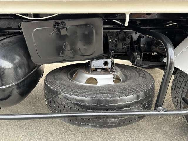 ファイター 　４．０ｔ深ダンプ　５速ミッション　ＥＴＣ　エアコン　パワステ　パワーウインドウ　キーレス（18枚目）