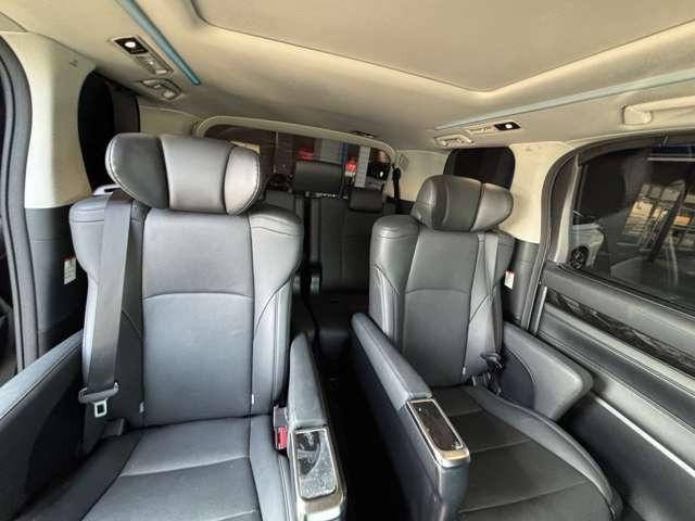 アルファードハイブリッド Ｇ　Ｌパッケージ　ハイブリッド車　ＳＲ　両側電動スライド　ドラレコ　ＬＥＤライト　ＨＤＤナビ　フルセグＴＶ　全方位カメラ　ミュージックプレイヤー接続可　衝突被害軽減ブレーキ　アダプティブクルーズコントロール（14枚目）