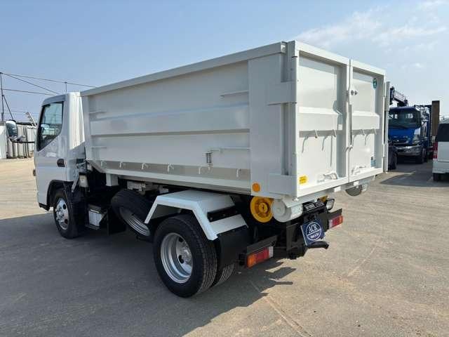 キャンター ベースグレード　バッカン３個付き　３ｔアームロール　ＥＴＣ　エアコン　パワーウインドウ　パワステ（5枚目）