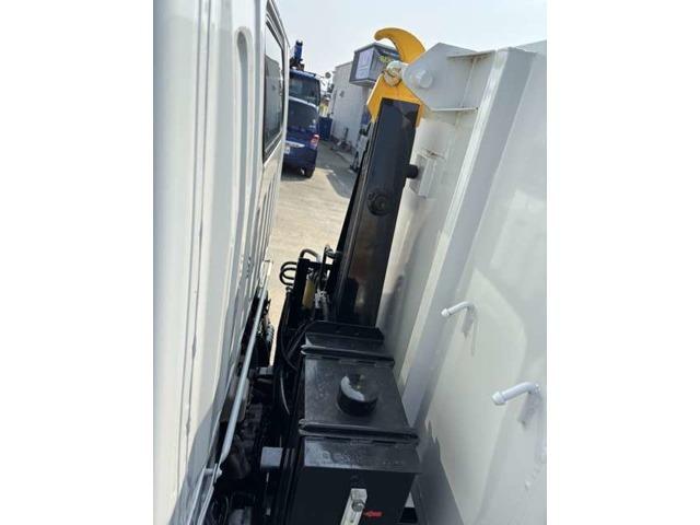 キャンター ベースグレード　バッカン３個付き　３ｔアームロール　ＥＴＣ　エアコン　パワーウインドウ　パワステ（9枚目）