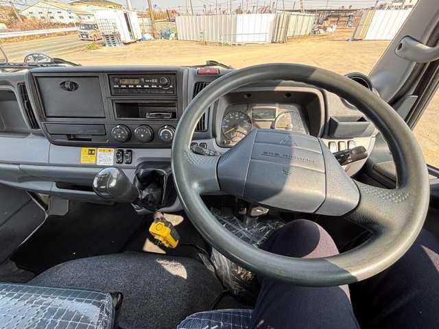 キャンター ベースグレード　バッカン３個付き　３ｔアームロール　ＥＴＣ　エアコン　パワーウインドウ　パワステ（10枚目）