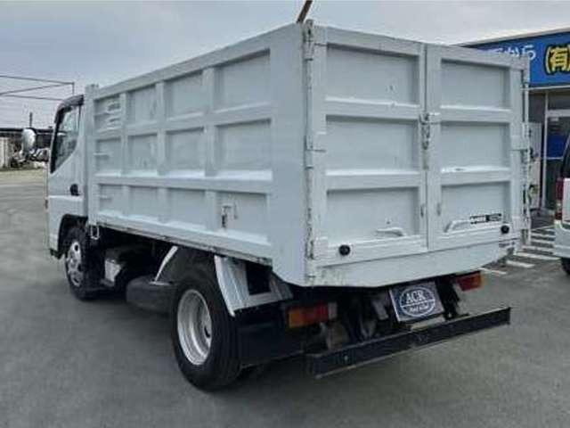 キャンター ダンプ　全低床　ディーゼルターボ　３ｔダンプ　５速ミッション　エアコン　パワステ　パワーウインドウ　キーレス（5枚目）