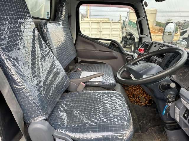キャンター ダンプ　全低床　ディーゼルターボ　３ｔダンプ　５速ミッション　エアコン　パワステ　パワーウインドウ　キーレス（12枚目）