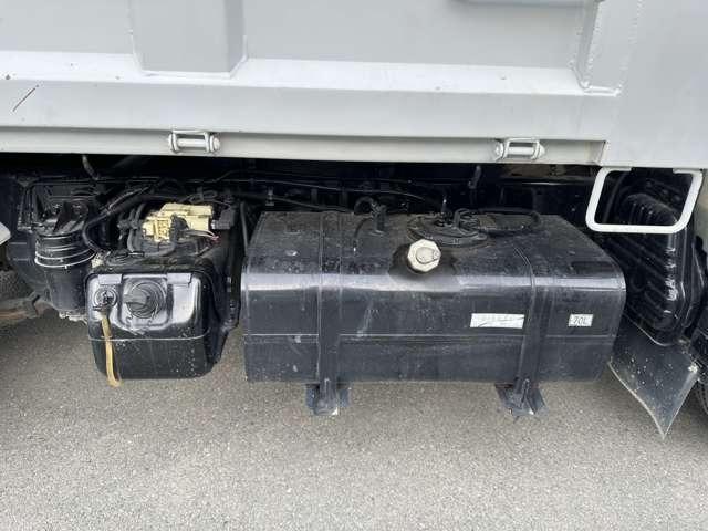 キャンター ダンプ　全低床　ディーゼルターボ　３ｔダンプ　５速ミッション　エアコン　パワステ　パワーウインドウ　キーレス（13枚目）