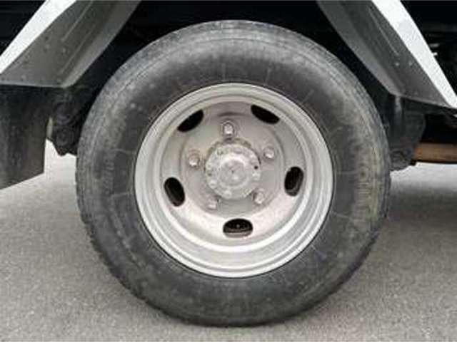 キャンター ダンプ　全低床　ディーゼルターボ　３ｔダンプ　５速ミッション　エアコン　パワステ　パワーウインドウ　キーレス（15枚目）