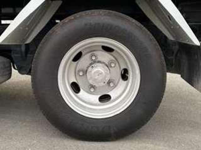 キャンター ダンプ　全低床　ディーゼルターボ　３ｔダンプ　５速ミッション　エアコン　パワステ　パワーウインドウ　キーレス（17枚目）