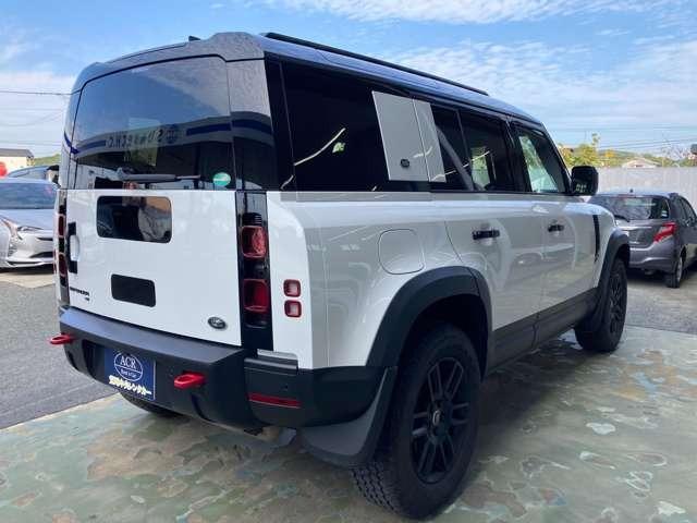 ディフェンダー １１０Ｓ　Ｐ３００　レーンキープ　４ＷＤ　衝突被害軽減ブレーキ　アダプティブクルーズコントロール　ヒルディセントコントロール　ディスプレイオーディオ・全方位カメラ　オートマチックハイビーム　電動シート（6枚目）