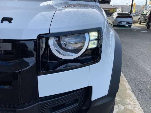 ディフェンダー １１０Ｓ　Ｐ３００　レーンキープ　４ＷＤ　衝突被害軽減ブレーキ　アダプティブクルーズコントロール　ヒルディセントコントロール　ディスプレイオーディオ・全方位カメラ　オートマチックハイビーム　電動シート（9枚目）