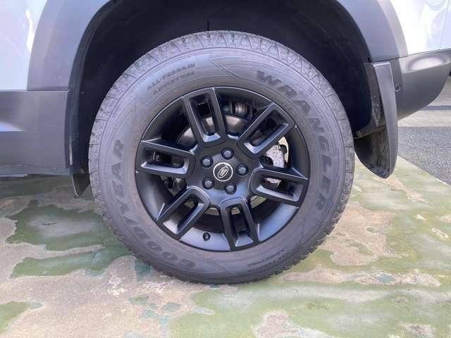 ディフェンダー １１０Ｓ　Ｐ３００　レーンキープ　４ＷＤ　衝突被害軽減ブレーキ　アダプティブクルーズコントロール　ヒルディセントコントロール　ディスプレイオーディオ・全方位カメラ　オートマチックハイビーム　電動シート（11枚目）