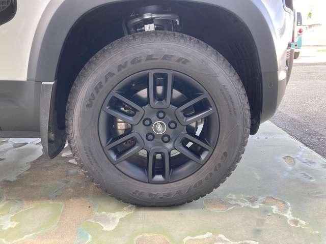 ディフェンダー １１０Ｓ　Ｐ３００　レーンキープ　４ＷＤ　衝突被害軽減ブレーキ　アダプティブクルーズコントロール　ヒルディセントコントロール　ディスプレイオーディオ・全方位カメラ　オートマチックハイビーム　電動シート（13枚目）