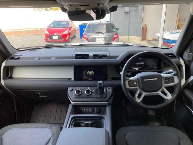 ディフェンダー １１０Ｓ　Ｐ３００　レーンキープ　４ＷＤ　衝突被害軽減ブレーキ　アダプティブクルーズコントロール　ヒルディセントコントロール　ディスプレイオーディオ・全方位カメラ　オートマチックハイビーム　電動シート（15枚目）